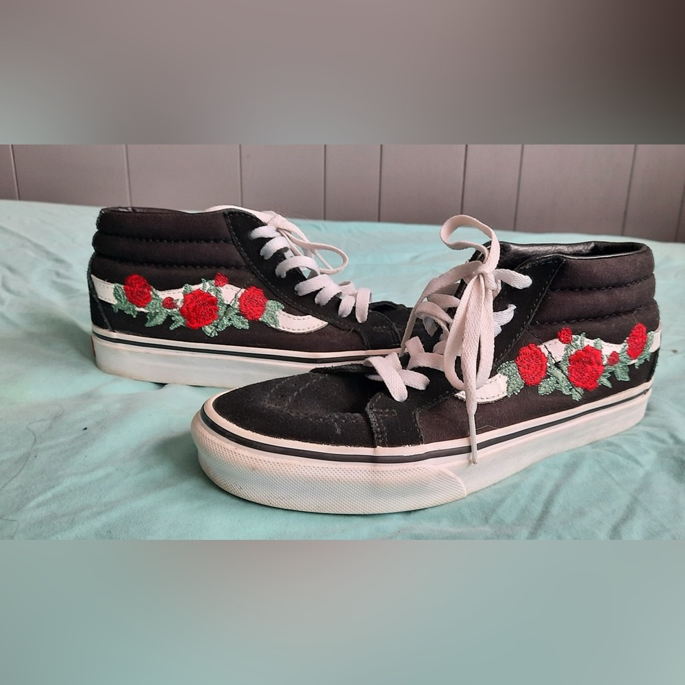 Black and rose vans